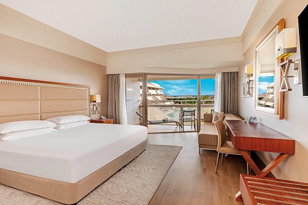 Hilton Dalaman Sarigerme Resort & Spa - Wohnbeispiel Doppelzimmer mit Poolzugang und Meerblick (Zimmercodierung DB2)