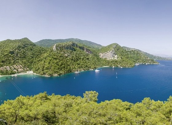 Hillside Beach Club