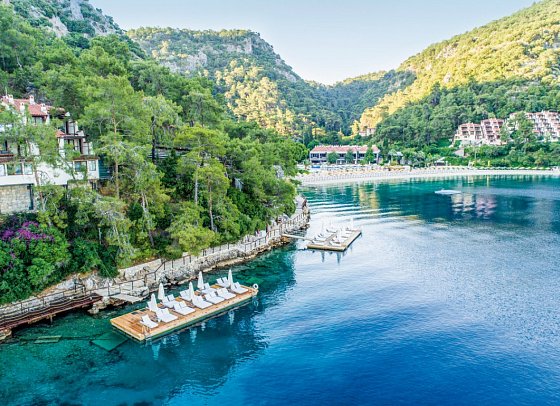 Hillside Beach Club
