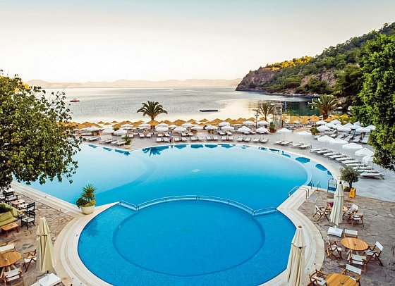 Hillside Beach Club