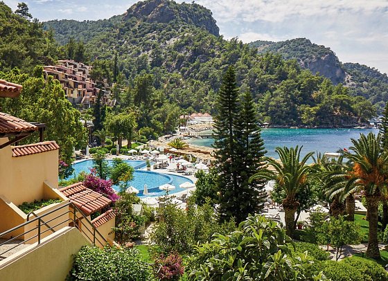 Hillside Beach Club