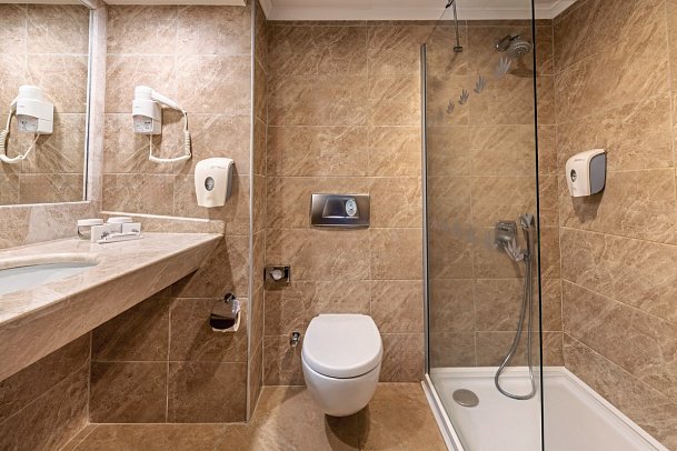 Labranda Mares Marmaris - Beispiel Bad Doppelzimmer Meerblick (Zimmercodierungen DBM & DCM)