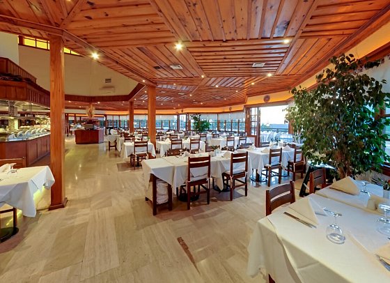 Montana Pine Resort Hotel & Spa