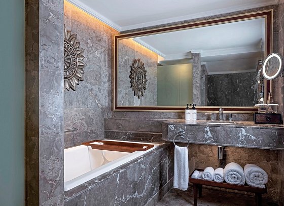 InterContinental Bali Resort - Beispiel Bad Premium Mezzanine (Zimmercodierungen WL1 & WM1)