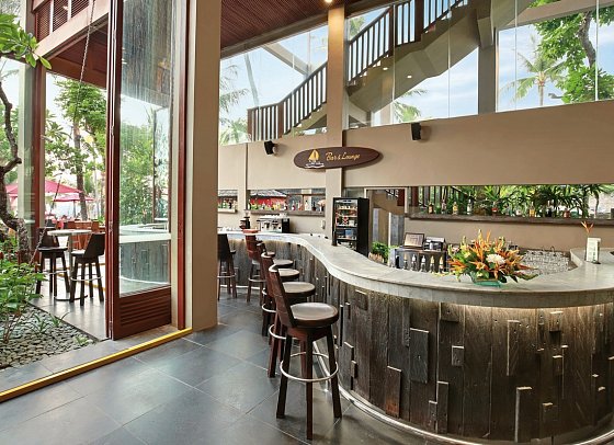 Legian Beach Hotel
