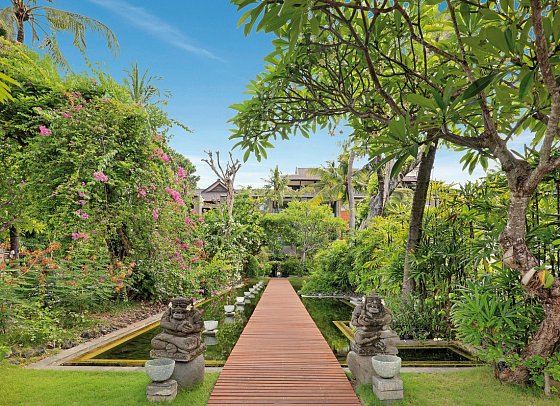 Legian Beach Hotel