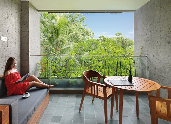 Legian Beach Hotel