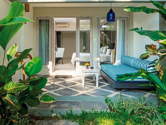 Segara Village Hotel - Wohnbeispiel Terrasse Deluxe (Zimmercodierung UD1)