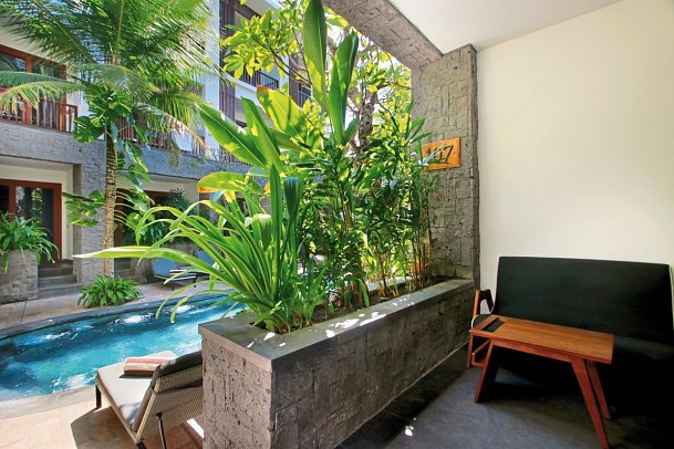 Akana Boutique Hotel Sanur - Wohnbeispiel Deluxe Pool Access (Zimmercodierung UDQ)