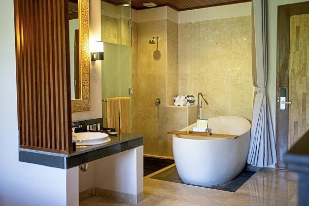 Bali Tropic Resort & Spa - Beispiel Bad Club (Zimmercodierung UL1)