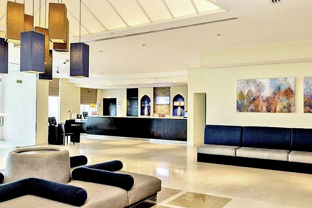 Holiday Inn Express Dubai Airport - Lobby