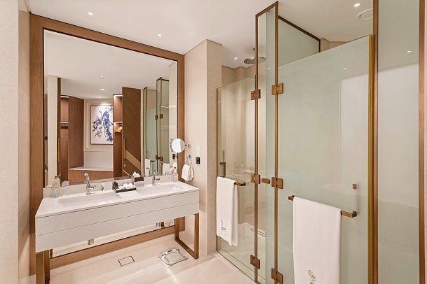 Ajman Hotel managed by Blazon - Beispiel Bad Premium Suite (Zimmercodierung WM1)