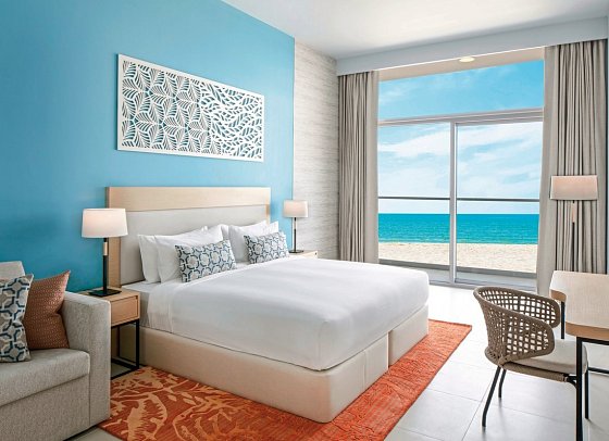 Centara Mirage Beach Resort Dubai - Wohnbeispiel Superior Room Sea View King (Zimmercodierungen DSM & UP2)