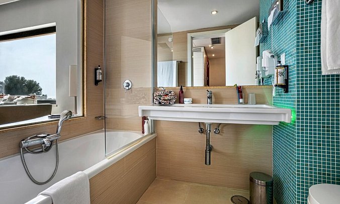 Pestana Dom João II Beach & Golf Resort - Beispiel Bad Doppelzimmer Deluxe (Zimmercodierungen DD3, DC1, D2N, D2M, DCN & DCM)
