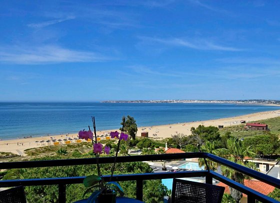 Pestana Dom João II Beach & Golf Resort - Beispiel Balkon Doppelzimmer Deluxe Meerblick (Zimmercodierungen D2M & DCM)