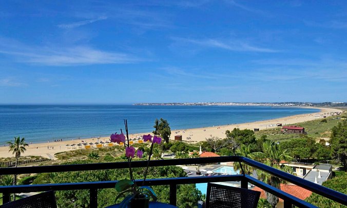 Pestana Dom João II Beach & Golf Resort - Beispiel Balkon Doppelzimmer Deluxe Meerblick (Zimmercodierungen D2M & DCM)