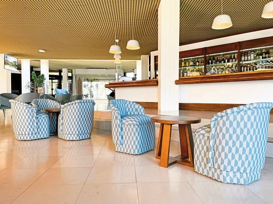 Auramar Beach Resort