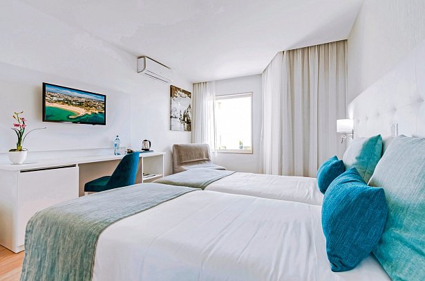 Auramar Beach Resort - Doppelzimmer Premium seitl. Meerblick (Zimmercodierung DMN)