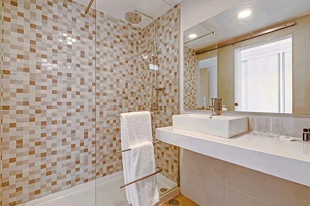 Auramar Beach Resort - Doppelzimmer Premium seitl. Meerblick (Zimmercodierung DMN)