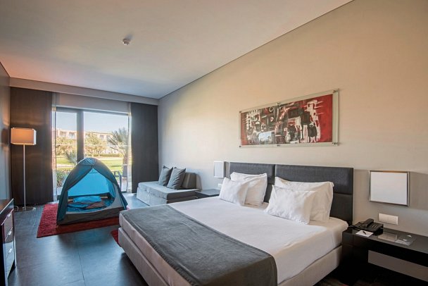 Vila Galé Lagos - Wohnbeispiel Familienzimmer Landblick (Zimmercodierung FBL)