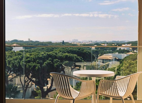 Falésia - Beispiel Balkon Juniorsuite obere Etage (Zimmercodierung J1D)