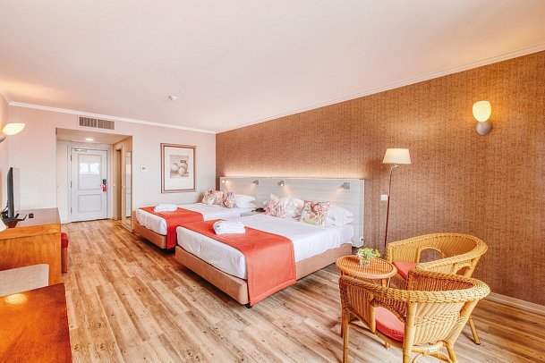 Enotel Sunset Bay - Wohnbeispiel Doppelzimmer Meerblick (Zimmercodierungen D4M & D5M)