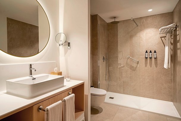 Iberostar Waves Gaviotas Park - Wohnbeispiel Suite seitl. Meerblick (Zimmercodierungen W1N & WB3)