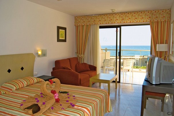 SBH Taro Beach - Wohnbeispiel Doppelzimmer Meerblick (Zimmercodierungen DBM & DCM)