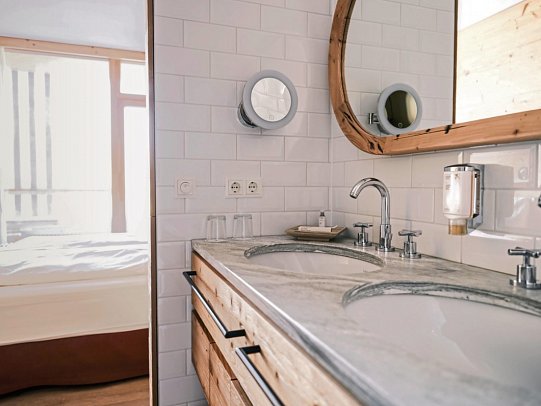 Falkensteiner Hotel Schladming - Beispiel Bad Juniorsuiten (Zimmercodierung JB1)