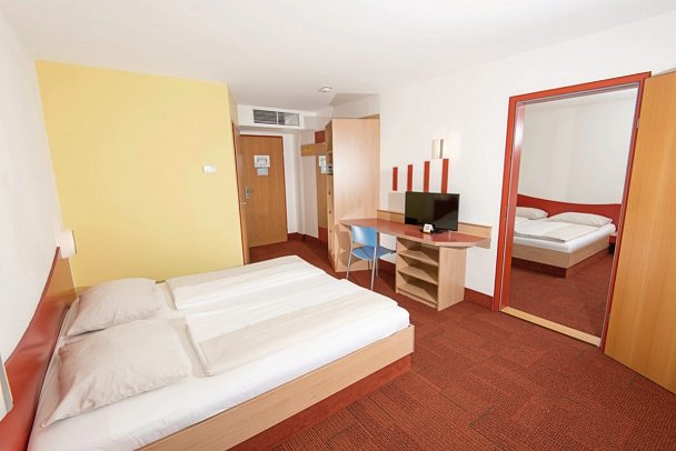 H2O Hotel-Therme-Resort - Wohnbeispiel Familienzimmer Storchenwiese (Zimmercodierungen FB1 & FB2)