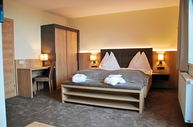 Hotel Restaurant Pariente - Wohnbeispiel Doppelzimmer Deluxe (Zimmercodierung DD1)