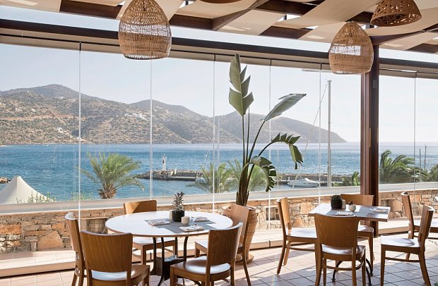 Zeus Eleva Mirabello Bay