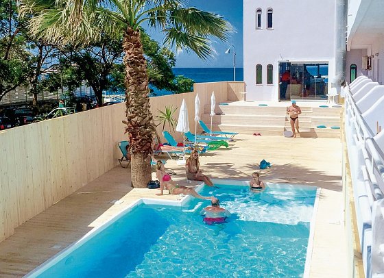 Azure Mare Hotel