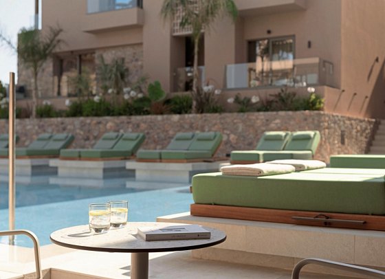 Paralos Venus Suites