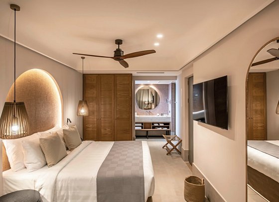 Paralos Venus Suites
