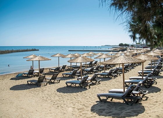 Senseana Sea Side Resort & Spa