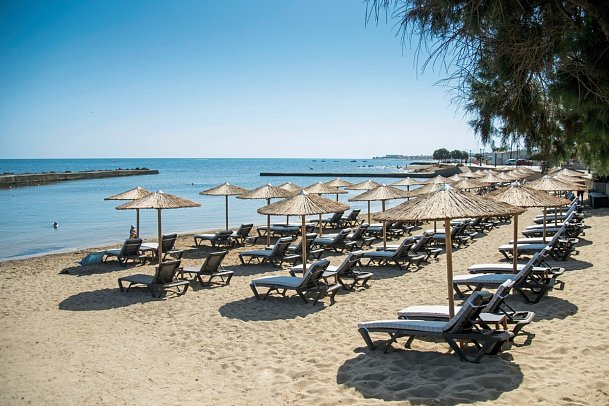 Senseana Sea Side Resort & Spa