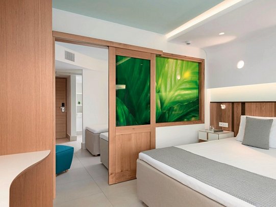 Arina Beach Resort - Wohnbeispiel Familienzimmer Meerblick (Zimmercodierung F1M)