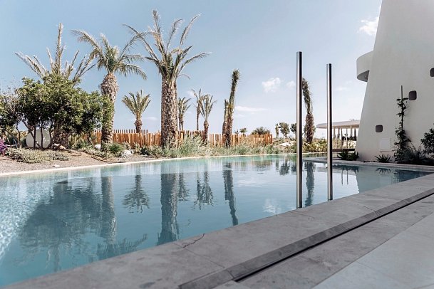 Ostria Resort & Spa - Wohnbeispiel Doppelzimmer Deluxe Swim-Up (Zimmercodierung DDQ)