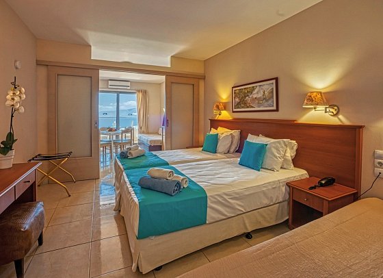 Elounda Residence Resort & Waterpark - Wohnbeispiel Familienzimmer 1 SZ. Meerblick (Zimmercodierung F1M)