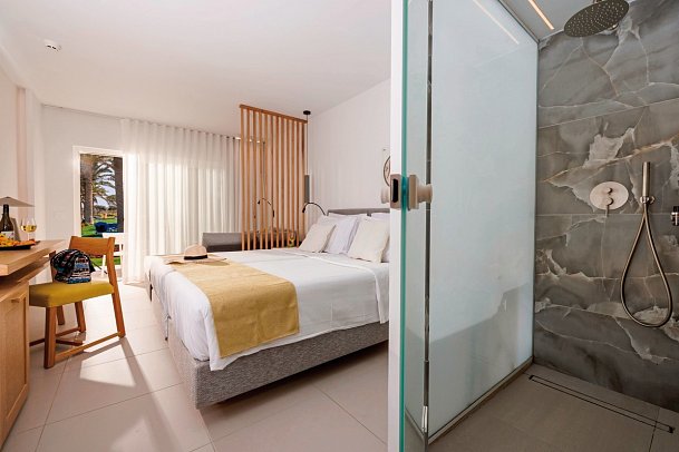 Anissa Beach - Zimmercodierung DFG