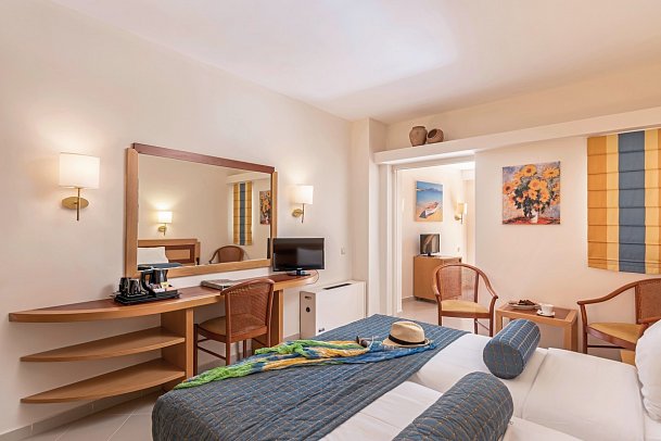 Anissa Beach - Wohnbeispiel Familienzimmer Meerblick (Zimmercodierung FBM)