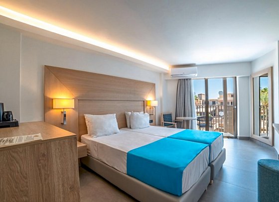 Aphrodite Beach Club - Wohnbeispiel Doppelzimmer Supeior Gartenblick (Zimmercodierung DSG)