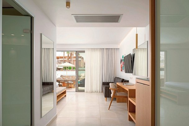 High Beach White - Wohnbeispiel Suite Deluxe Swim-up (Zimmercodierung WDQ)