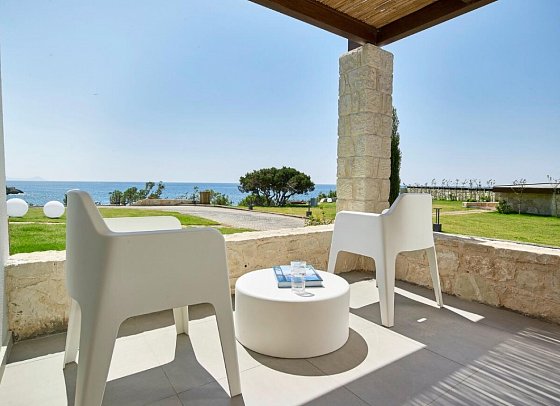 Kakkos Beach - Wohnbeispiel Doppelzimmer Meerblick (Zimmercodierung D2M)