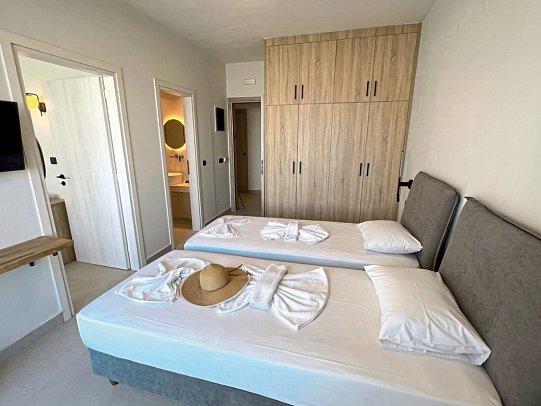 Kathrin Beach - Wohnbeispiel Familienzimmer mit Verbindungstür (Zimmercodierungen FV1 & FVN)