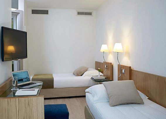 Kriti Beach Hotel - Wohnbeispiel Suite Familie (Zimmercodierung WI1)