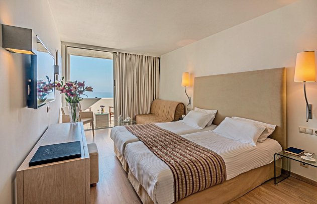 Kriti Beach Hotel - Wohnbeispiel Juniorsuite Meerblick (Zimmercodierung J1M)