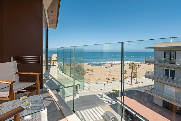 Kriti Beach Hotel - Wohnbeispiel Juniorsuite Meerblick (Zimmercodierung J1M)