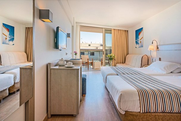 Kriti Beach Hotel - Wohnbeispiel Juniorsuite Meerblick (Zimmercodierung J1M)